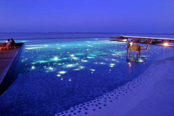PACIFIC-EXECUTII PISCINE CU EFECT DE LUCIU INFINIT
